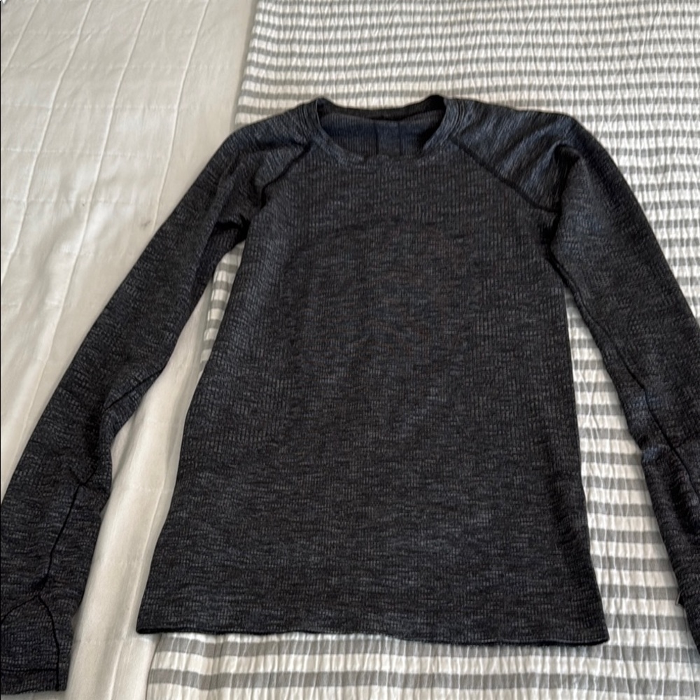 Lululemon size 6 Dark Gray Long Sleeve Top